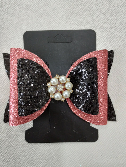 Big White Pearl bow w/Pink